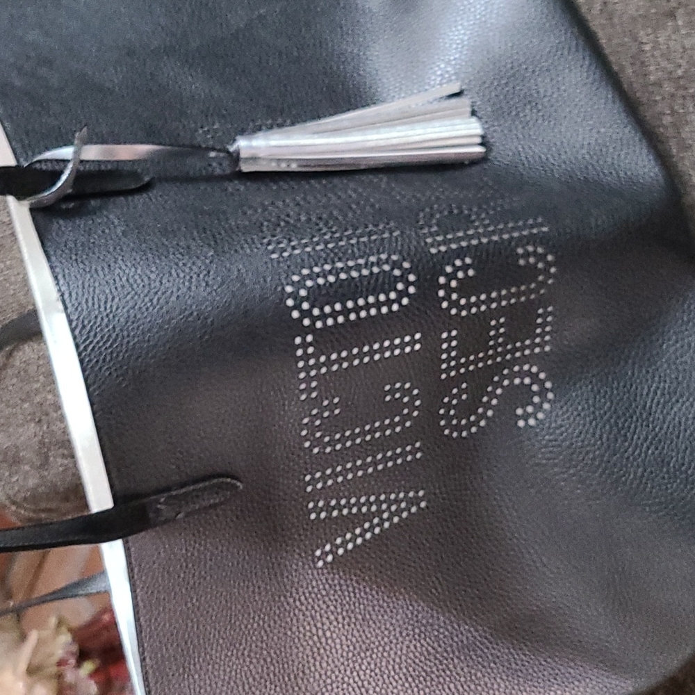 New Victoria Secret super cute oversized bag π - Picture 2 of 9